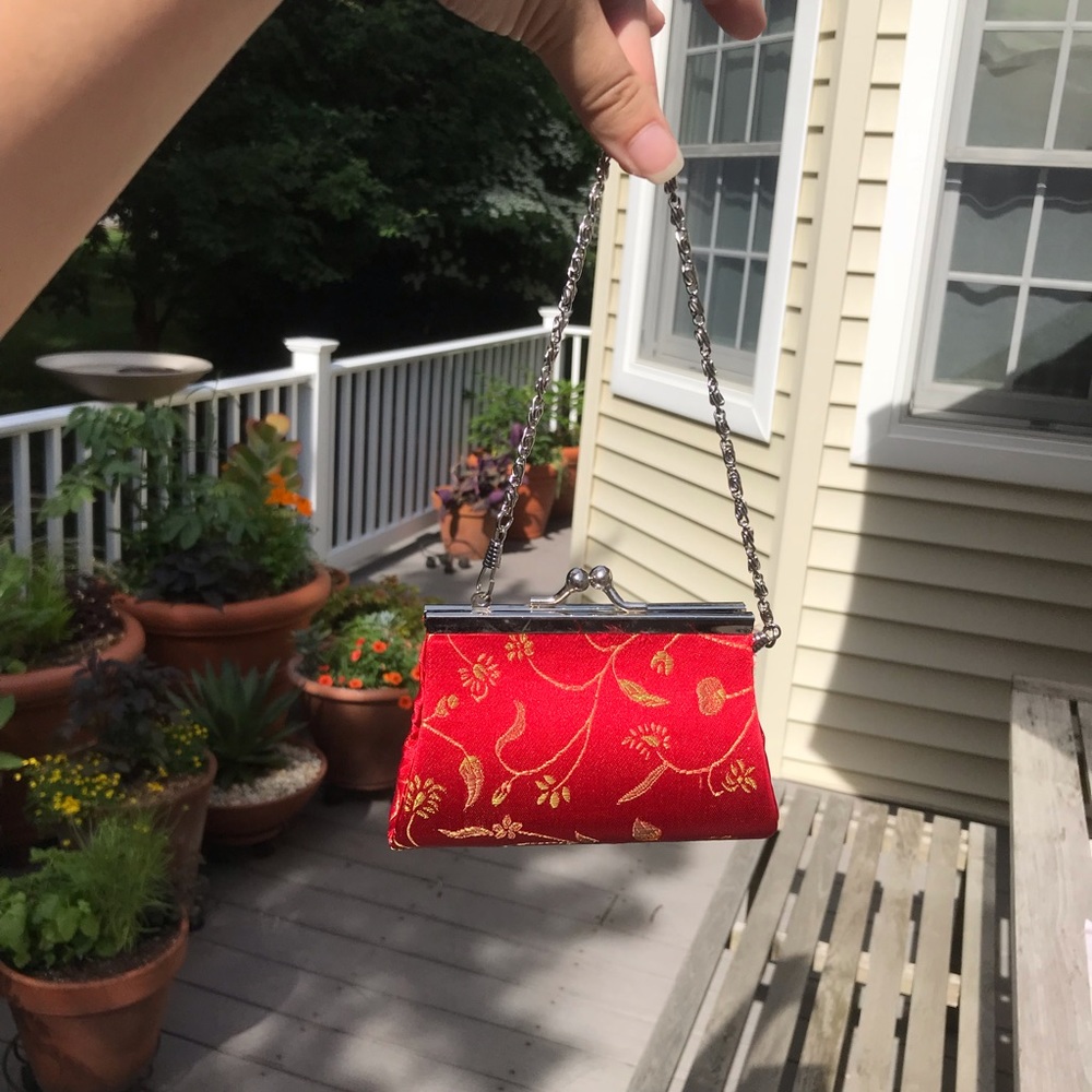 Red silk tiny purse - Picture 2 of 3
